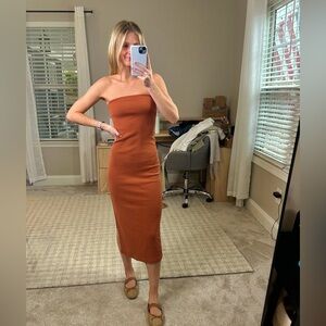 Old Navy Strapless Ribbed Midi Dress in Rust Orange